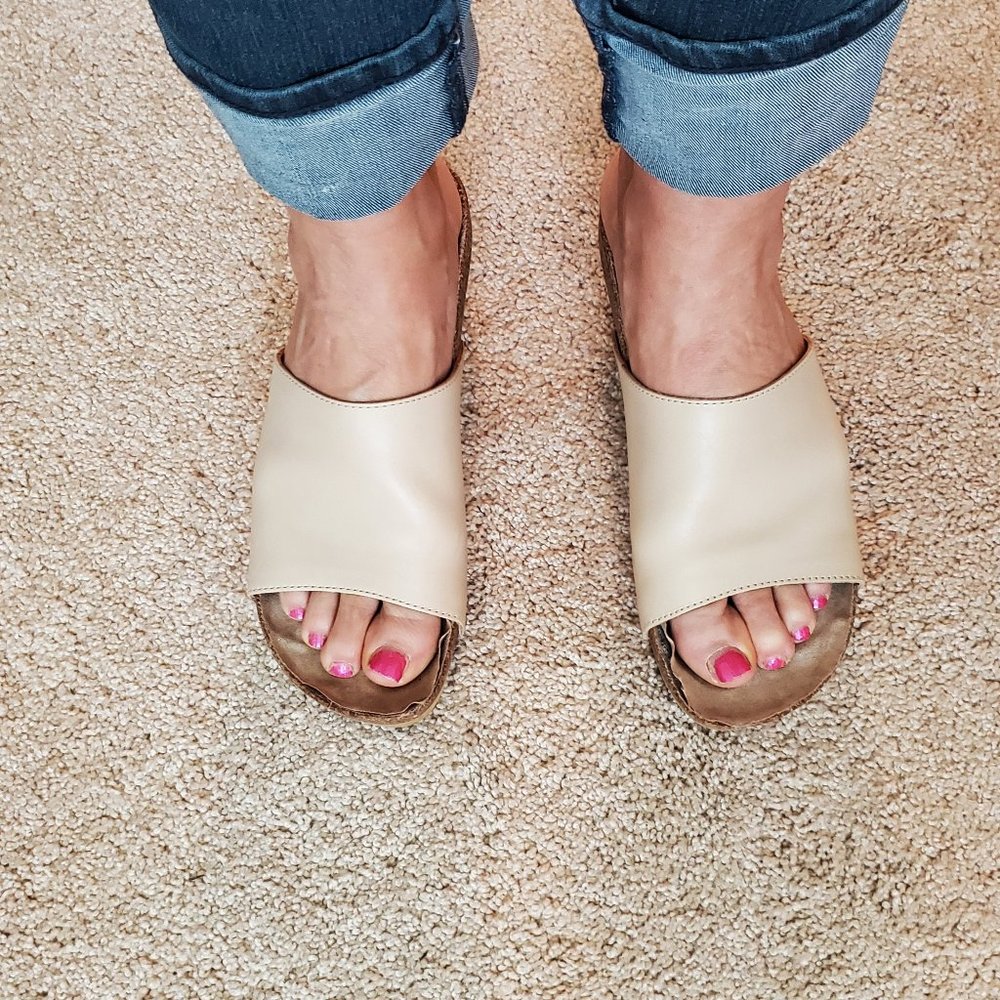 leather clogs by Latigo sz 9
